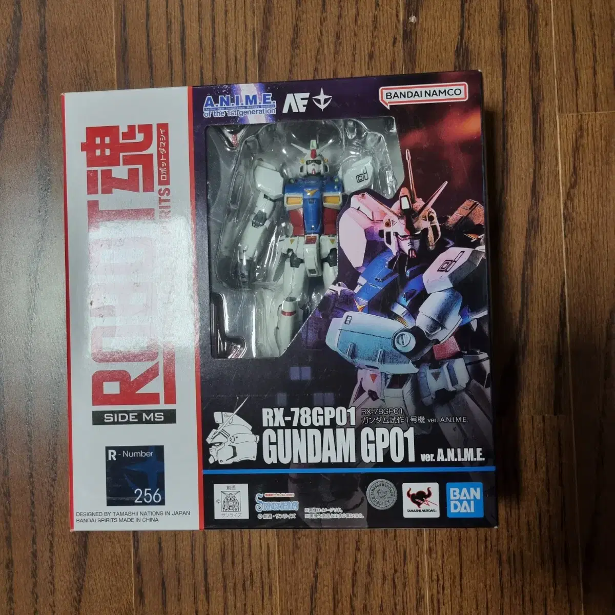 반다이 로봇혼 RX-78GP01